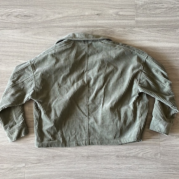 ZARA CROPPED CORDUROY SHACKET - Picture 3 of 3